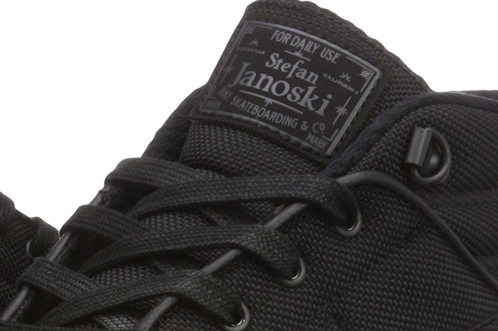 Nike SB Stefan Janoski Max Mid laces
